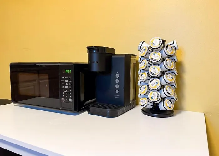 Sleeps 8 Charming 2 Bedroom With 5 Beds Wifi * Pittsburgh