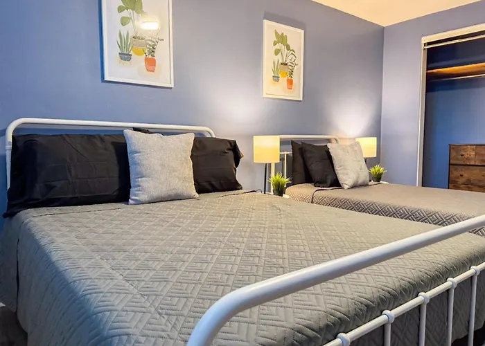 Apartment Sleeps 8 Charming 2 Bedroom With 5 Beds Wifi